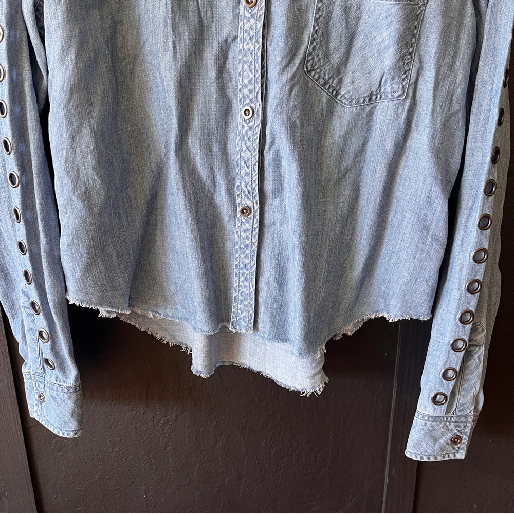 Rails Clayton Raw Hem Grommet Denim Shirt - Picture 4 of 14